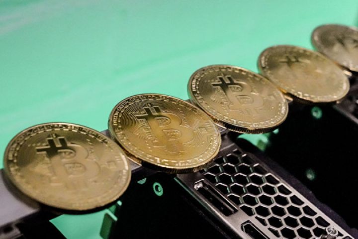 Bitcoin-in qiyməti daha da  aşağı düşdü