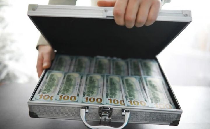 Azərbaycanda peşəkarlar varlıların pullarını idarə etməyə başlayır - YENİ XİDMƏT