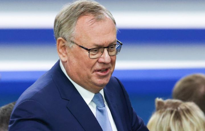 VTB-nin rəhbəri Rusiyadan rublun çıxarılmasına limit tətbiq etməyi təklif edib