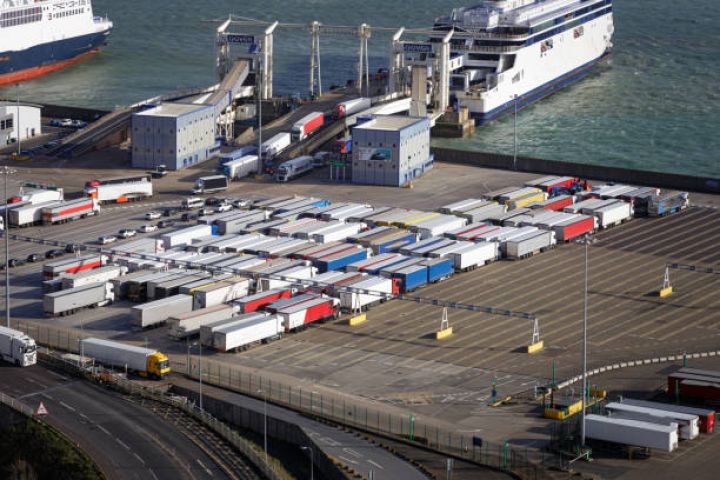 Çinin 7 ayda ixracı 2 trilyon dolları keçib