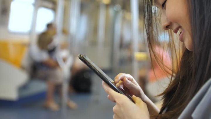 Azərbaycanın mobil telefon rabitəsi şirkətləri 10 ayda 1 milyard manatdan çox gəlir əldə ediblər