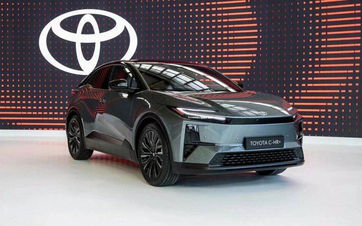 Toyota yeni C-HR+ krossoverini təqdim etdi