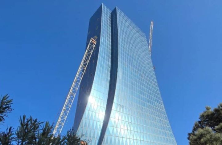 Mərkəzi Bankın yeni binasının inşasına xərcləmələr yarım milyard manata yaxınlaşıb