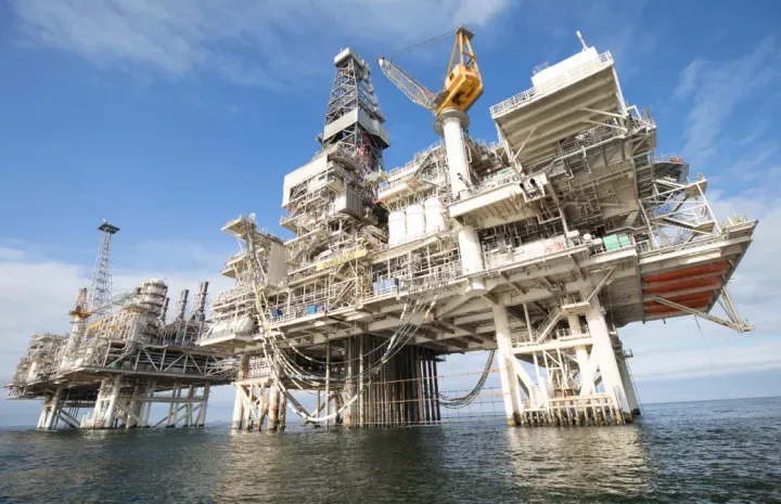 Quyulardan neft hasilatı azalır: bp maksimum hasilat üçün Xəzərə yeni texnologiya gətirir - Çoxmilyonluq müqavilələr imzalanıb