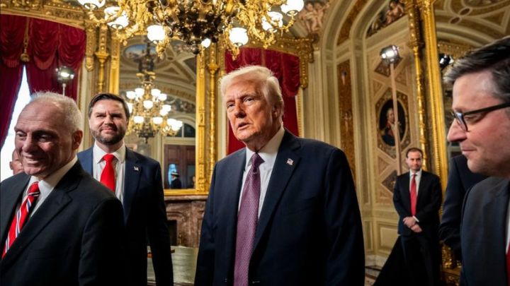 Trampın ilk sərəncamlarında Çinə əlavə gömrük tarifləri nəzərdə tutulmur