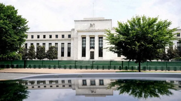 Tramp bu gün yeni FED sədrinin adını açıqlayacaq